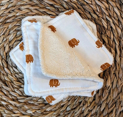 Carrés Nettoyants Lavables pour bébé, en coton Oeko-Tex, réutilisables et écologiques, fabriqués en France, couleur blanche, motif Eléphant marron, Lot de 3 Carrés - 0 Déchet